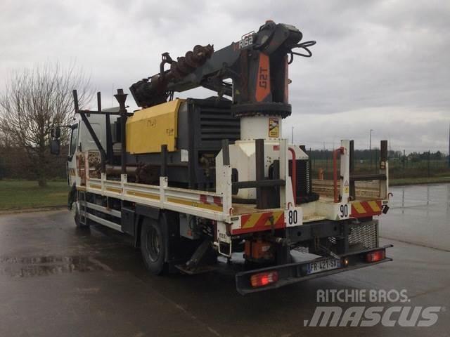 Renault D250 شاحنات المعدات  المحمولة لحفر الآبار
