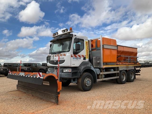 Renault Kerax حراثات ونصول الجليد