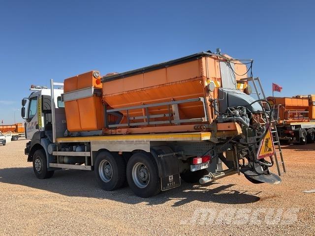Renault Kerax حراثات ونصول الجليد