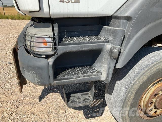 Renault Kerax شاحنات قلابة