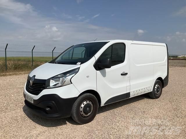 Renault Trafic شاحنة مقفلة
