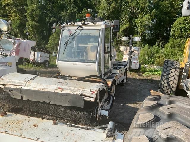 Roadtec FB100E كاسحات داخلية