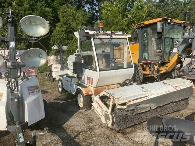 Roadtec FB100E كاسحات داخلية