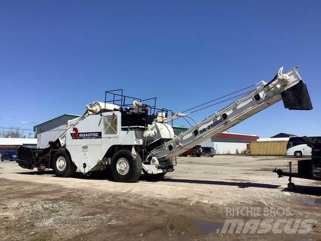 Roadtec SB2500 عربات نقل المواد