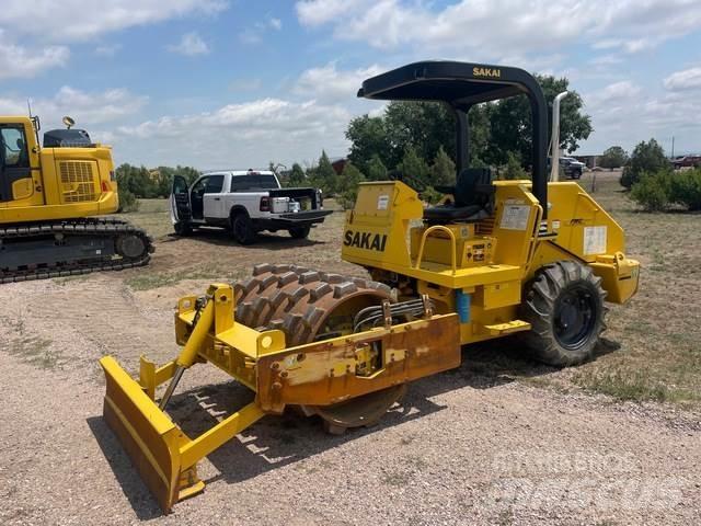 Sakai SV204T مداحل أحادية الأسطوانة