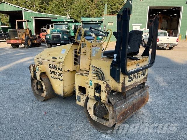 Sakai SW320 مداحل ثنائية الاسطوانة