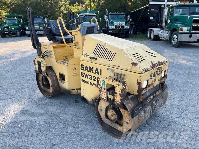Sakai SW320 مداحل ثنائية الاسطوانة