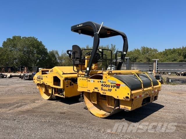 Sakai SW990 مداحل ثنائية الاسطوانة