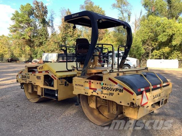 Sakai SW990 مداحل ثنائية الاسطوانة