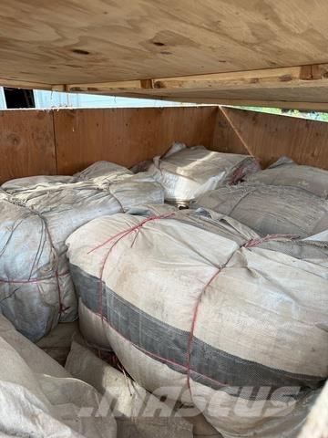  Sand Bags أخرى