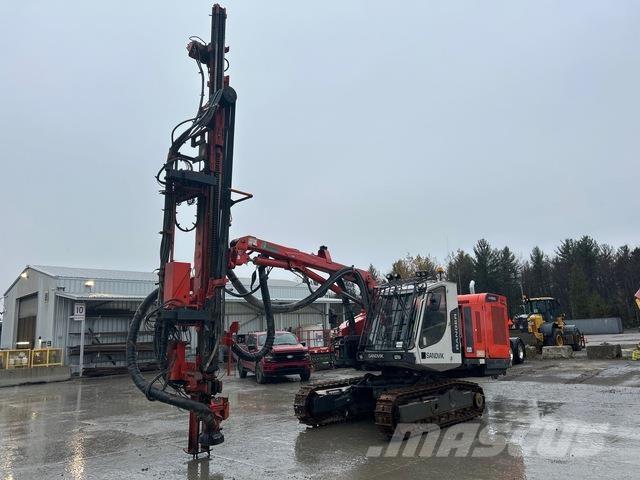 Sandvik DX800 معدات الثقب السطحي