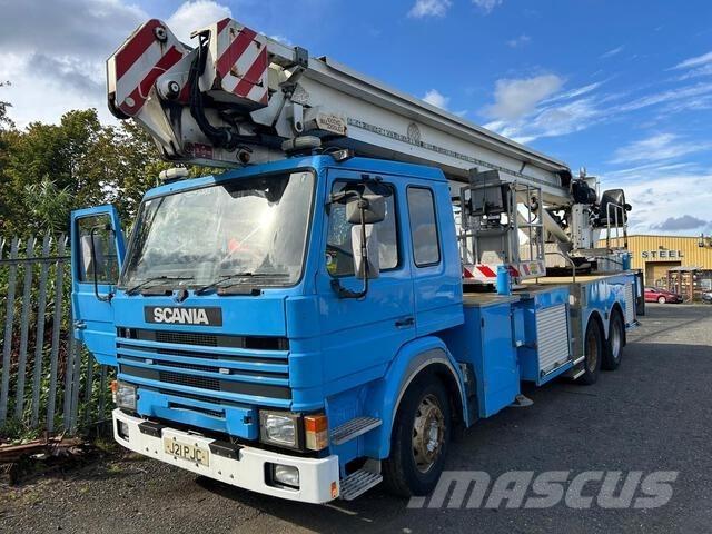 Scania P113ML المنصات الهوائية المثبتة على شاحنة
