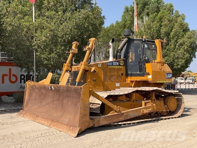 SEM 822D بلدوزرات مجنزرة