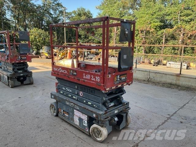 SkyJack 3219 رافعات مقصية الشكل