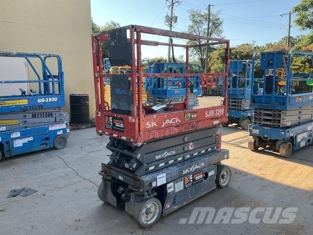 SkyJack 3219 رافعات مقصية الشكل