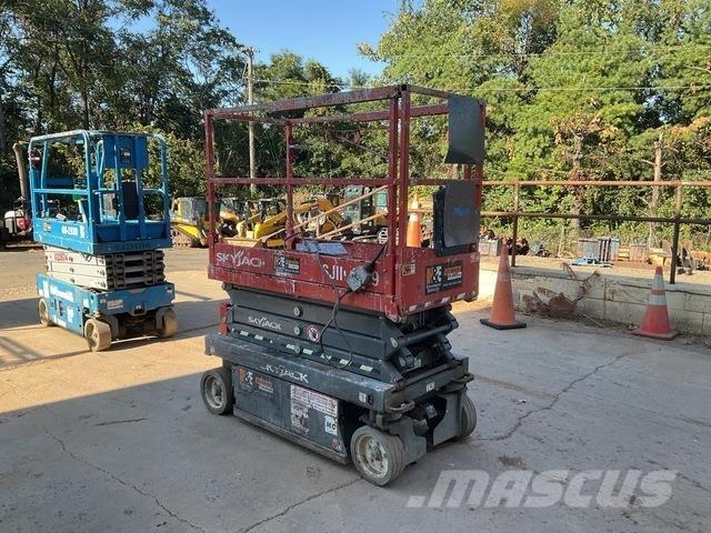SkyJack 3219 رافعات مقصية الشكل