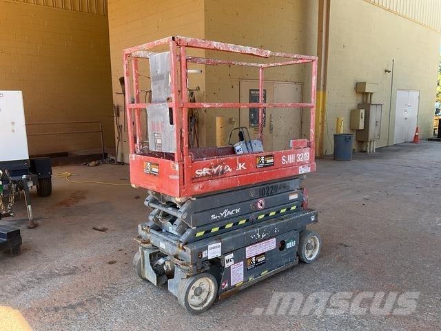 SkyJack 3219 رافعات مقصية الشكل