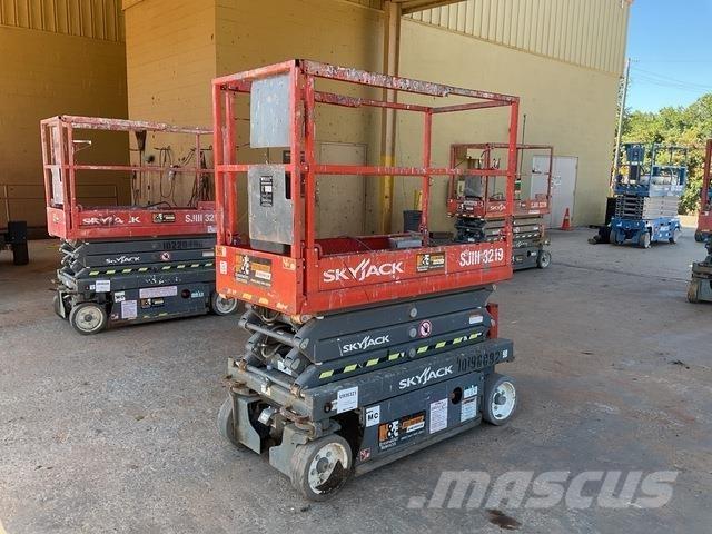 SkyJack 3219 رافعات مقصية الشكل