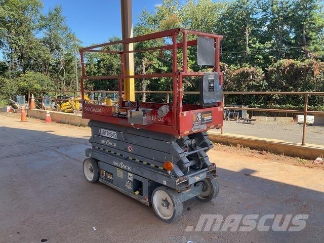 SkyJack 3226 رافعات مقصية الشكل
