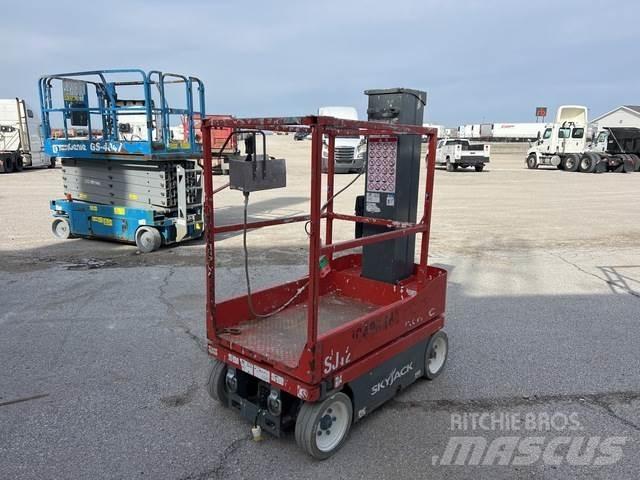 SkyJack SJ12 رافعات السارية الرأسية