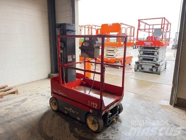 SkyJack SJ12 رافعات السارية الرأسية