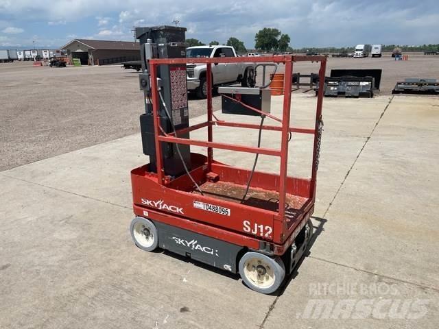 SkyJack SJ12 رافعات السارية الرأسية
