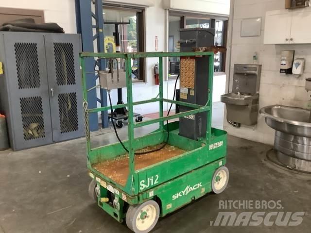SkyJack SJ12 رافعات السارية الرأسية