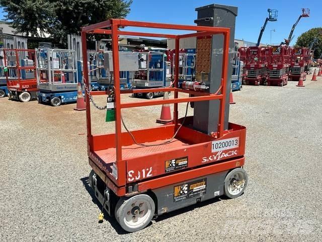 SkyJack SJ12 رافعات السارية الرأسية