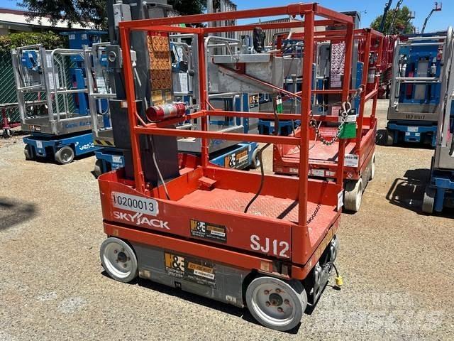 SkyJack SJ12 رافعات السارية الرأسية