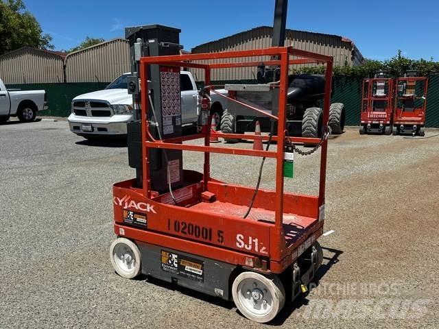 SkyJack SJ12 رافعات السارية الرأسية