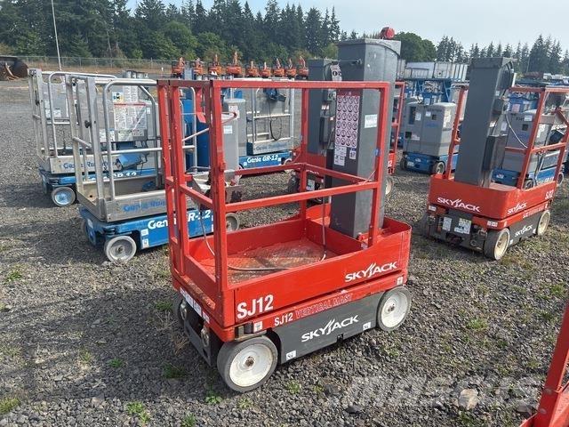 SkyJack SJ12 رافعات السارية الرأسية