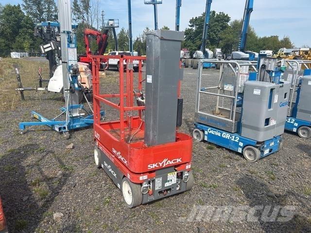 SkyJack SJ12 رافعات السارية الرأسية