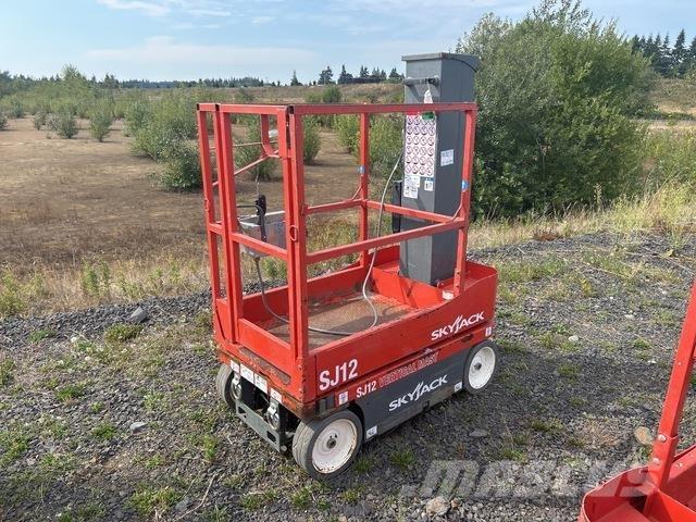 SkyJack SJ12 رافعات السارية الرأسية