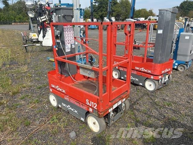 SkyJack SJ12 رافعات السارية الرأسية
