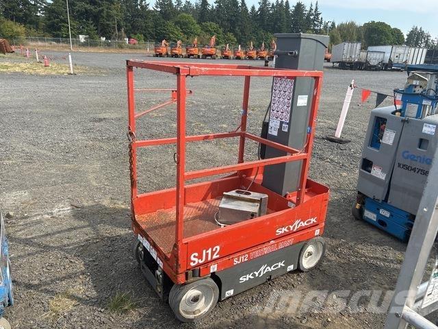 SkyJack SJ12 رافعات السارية الرأسية