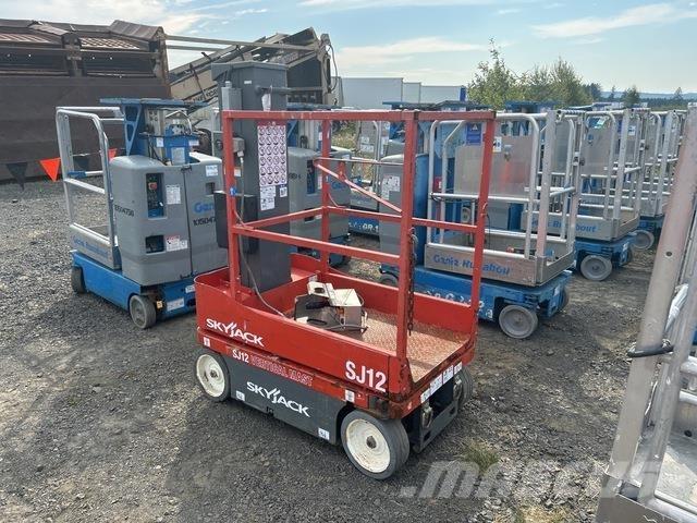 SkyJack SJ12 رافعات السارية الرأسية