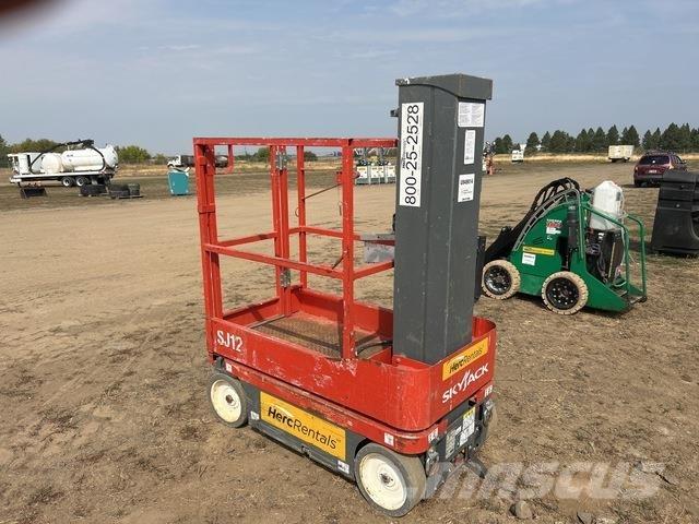SkyJack SJ12 رافعات السارية الرأسية