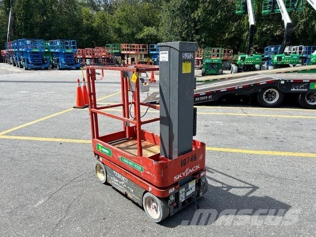 SkyJack SJ12 رافعات السارية الرأسية