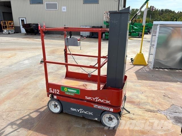 SkyJack SJ12 رافعات السارية الرأسية