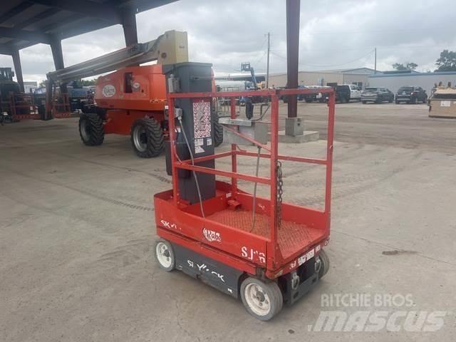 SkyJack SJ16 رافعات السارية الرأسية