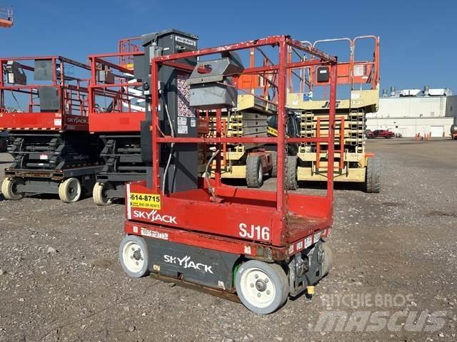 SkyJack SJ16 رافعات السارية الرأسية