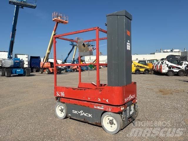 SkyJack SJ16 رافعات السارية الرأسية