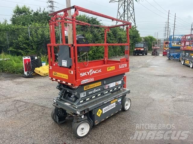SkyJack SJ3219 رافعات مقصية الشكل