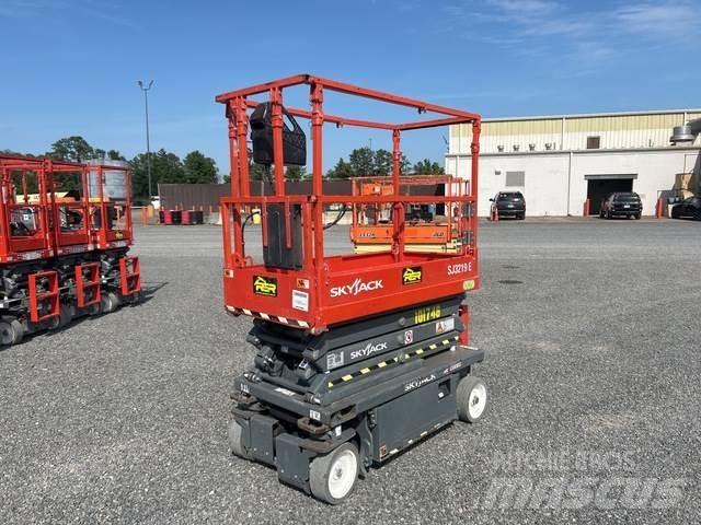SkyJack SJ3219 رافعات مقصية الشكل