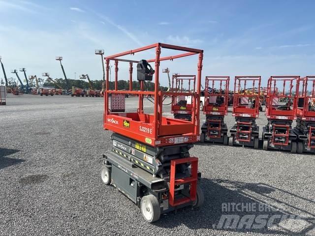SkyJack SJ3219 رافعات مقصية الشكل