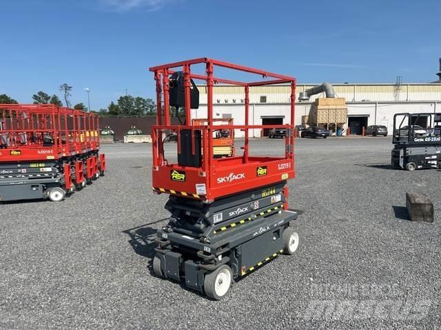 SkyJack SJ3219 رافعات مقصية الشكل