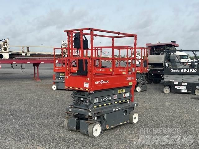 SkyJack SJ3219 رافعات مقصية الشكل
