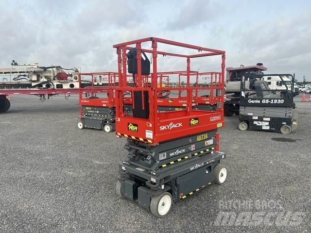 SkyJack SJ3219 رافعات مقصية الشكل