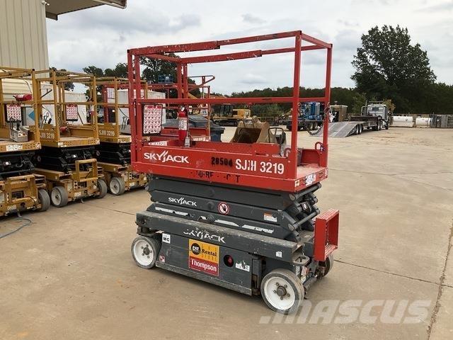 SkyJack SJ3219 رافعات مقصية الشكل