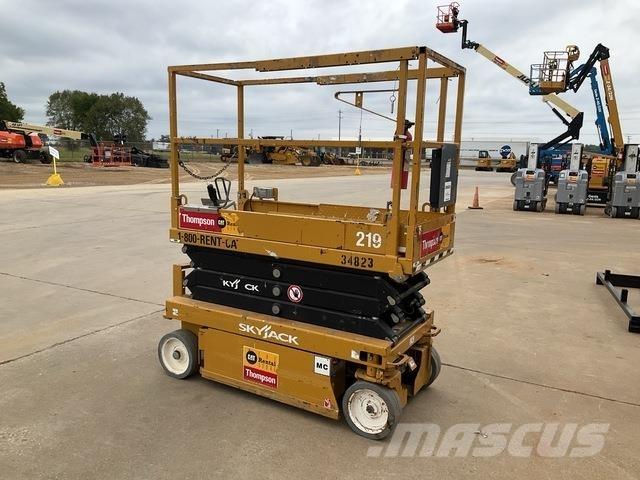 SkyJack SJ3219 رافعات مقصية الشكل